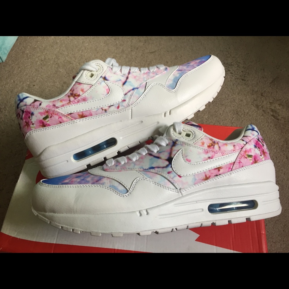 NIKE AIR MAX 1 PRINT CHERRY BLOSSOM SIZE 9.5 WMNS